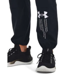 Under Armour Womens Woven Graphic Pants -Under Armour Shop Rebel 65058401 02 black hi res